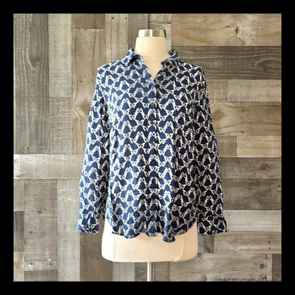 Talbots button up shirt medium petite blue white butterfly feminine academia